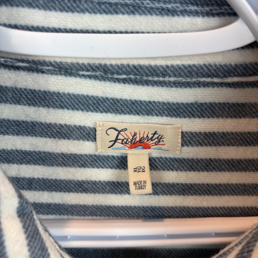 Faherty Navy Blazer Stripe Legend Sweater Shirt Women's XL Relaxed Super Soft - Picture 6 of 8